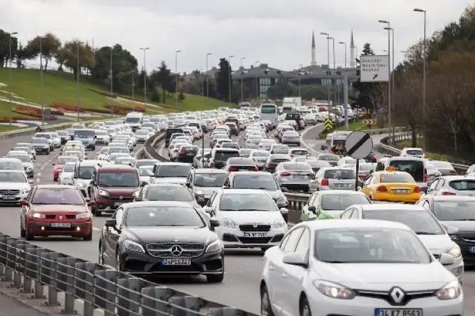 Gurbet Kasko haberinde kullanılan araç trafiği görseli